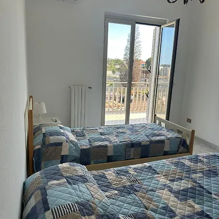 Belfrontizio アパート アチレアーレ